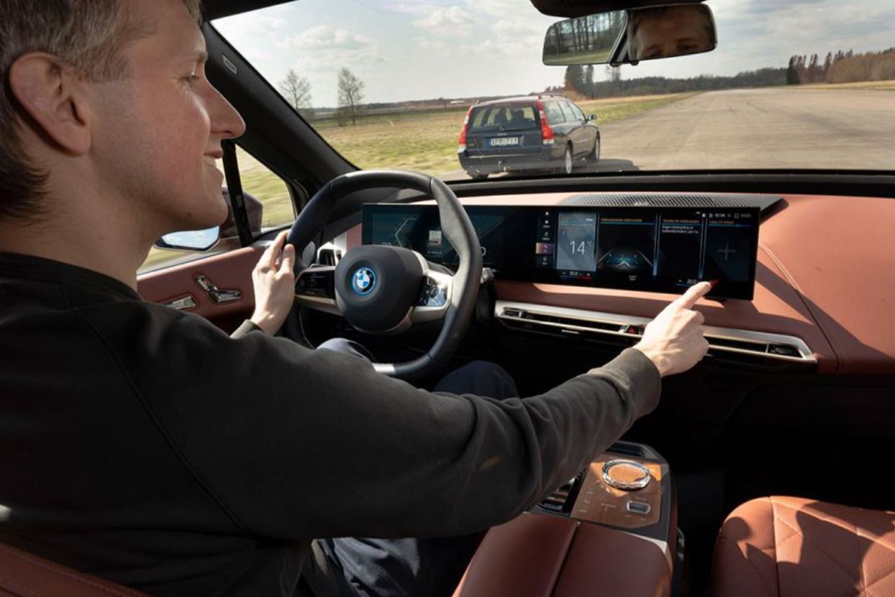 ผลทดสอบรถยนต์พบว่า ปุ่มจริงมีประสิทธิภาพเหนือปุ่มเสมือนบนหน้าจอ Touchscreen!