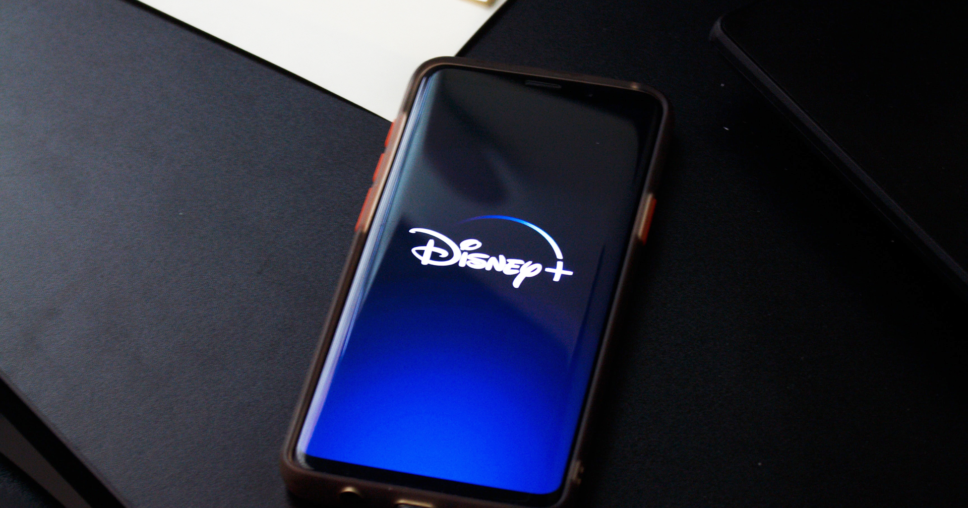 Disney มีจำนวนบัญชีผู้ใช้สตรีมมิงมากกว่า Netflix (แต่รายได้ต่อบัญชีเน็ตฟลิกซ์สูงกว่า)