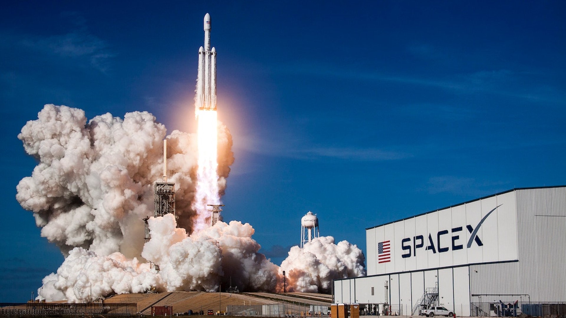 จรวด Falcon Heavy ของ SpaceX จะปล่อยภารกิจ USSF 44 ของกองทัพอวกาศสหรัฐฯ งานแรกใน 3 ปี