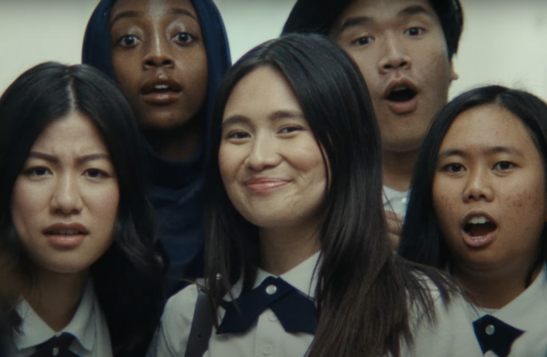 NIKI ย้อนวัยใสในมิวสิกวิดีโอเพลง “High School in Jakarta”