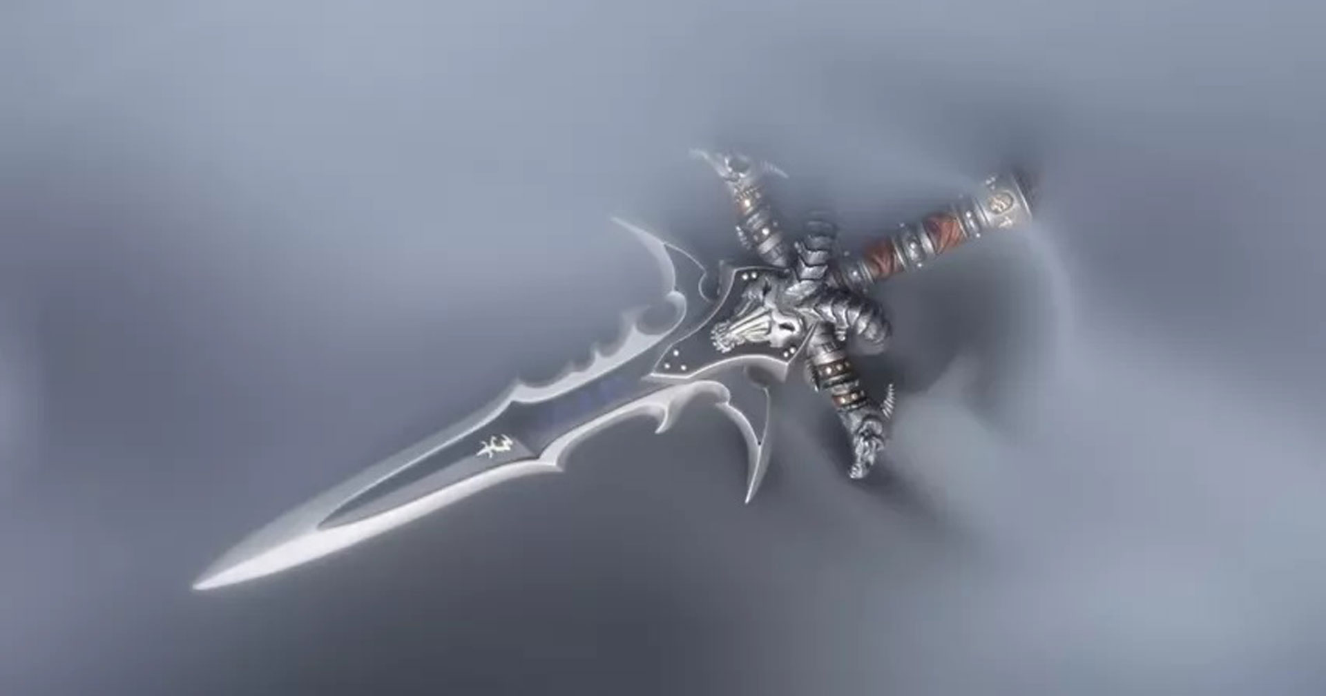 ช่างอัญมณีใช้เวลา 700 ชั่วโมง สร้างจี้ดาบ Frostmourne จาก Warcraft ด้วยเงินและทอง