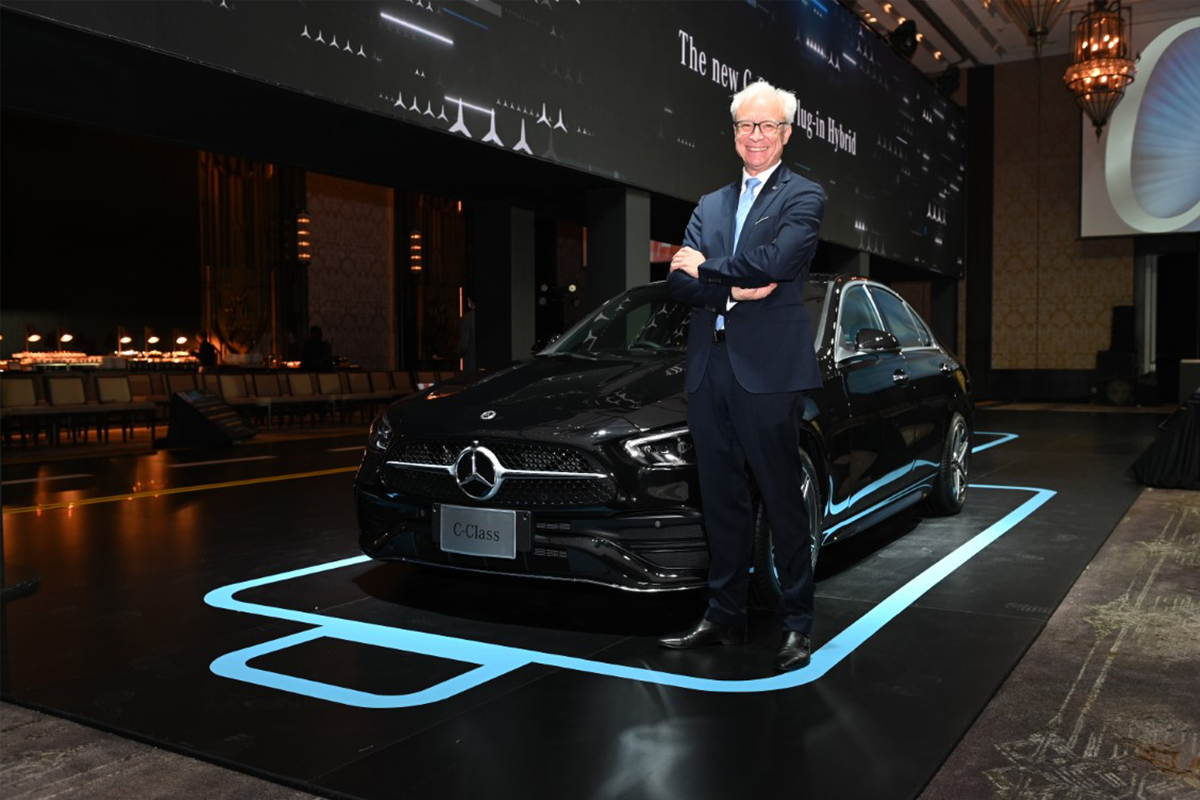 เมอร์เซเดส-เบนซ์ เสริมทัพ 2 รุ่นใหม่ The New C-Class PHEV และรถตู้พรีเมียม Vito