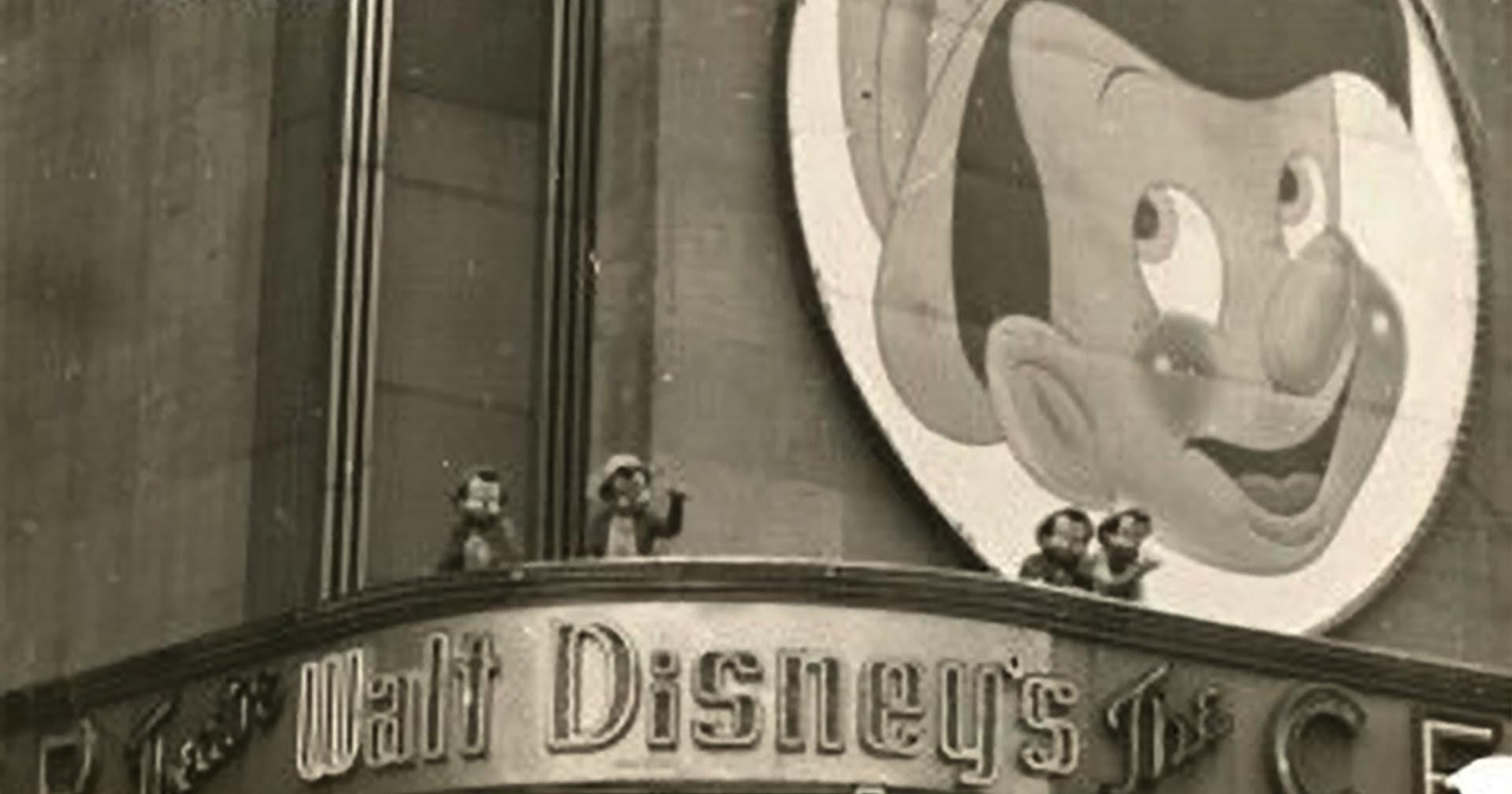 ความอับอายในอดีตของ Disney จ้าง 11 คนแคระมาแต่งเป็น Pinocchio แต่พวกเขาเมา ล่อนจ้อน ทะเลาะตบตีกันเอง