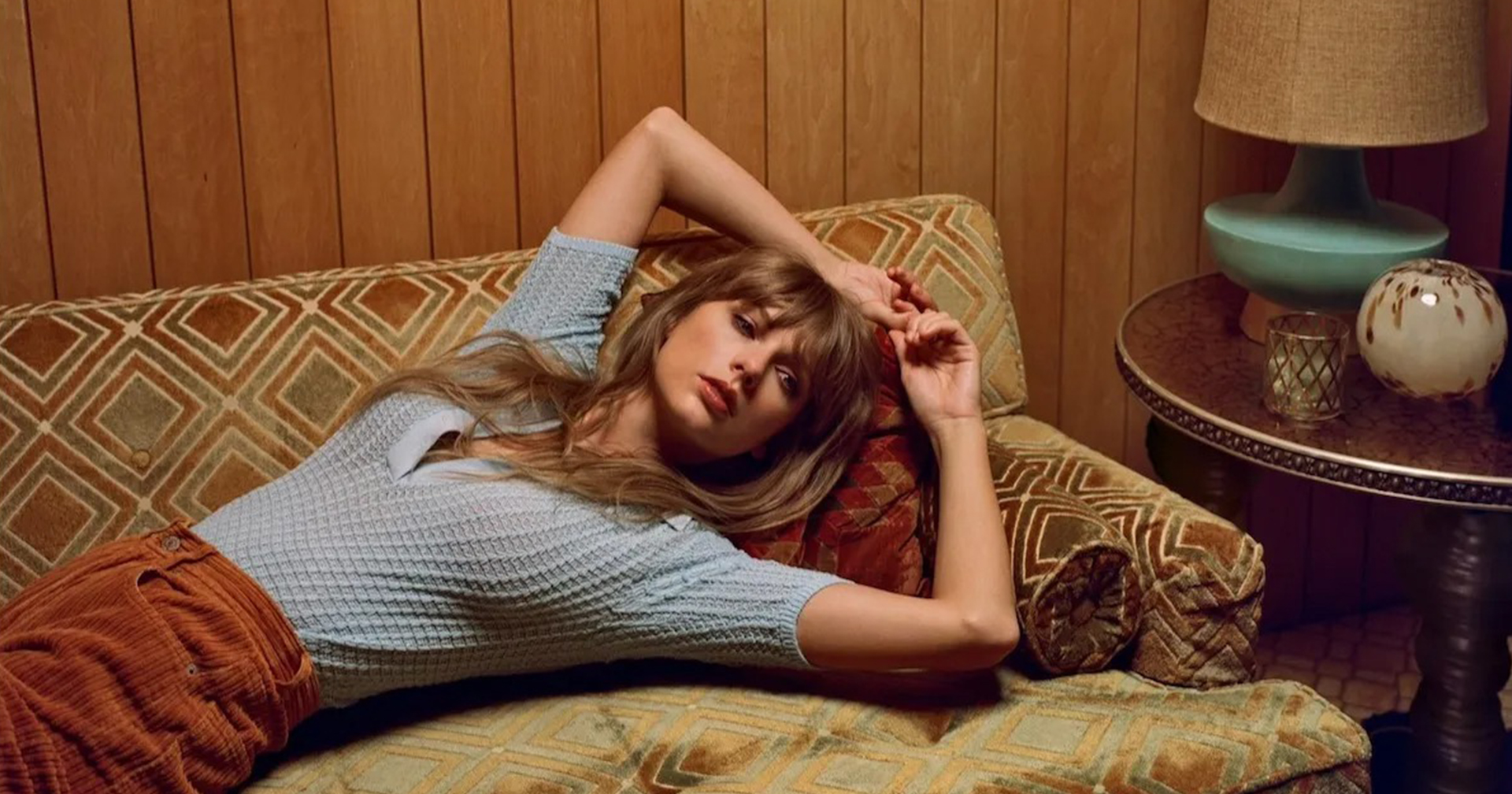 ปัง! Taylor Swift ส่ง 10 เพลงอัลบั้ม ‘Midnights’ เหมาติด Top 10 บนชาร์ต Billboard คนแรกในประวัติศาสตร์!