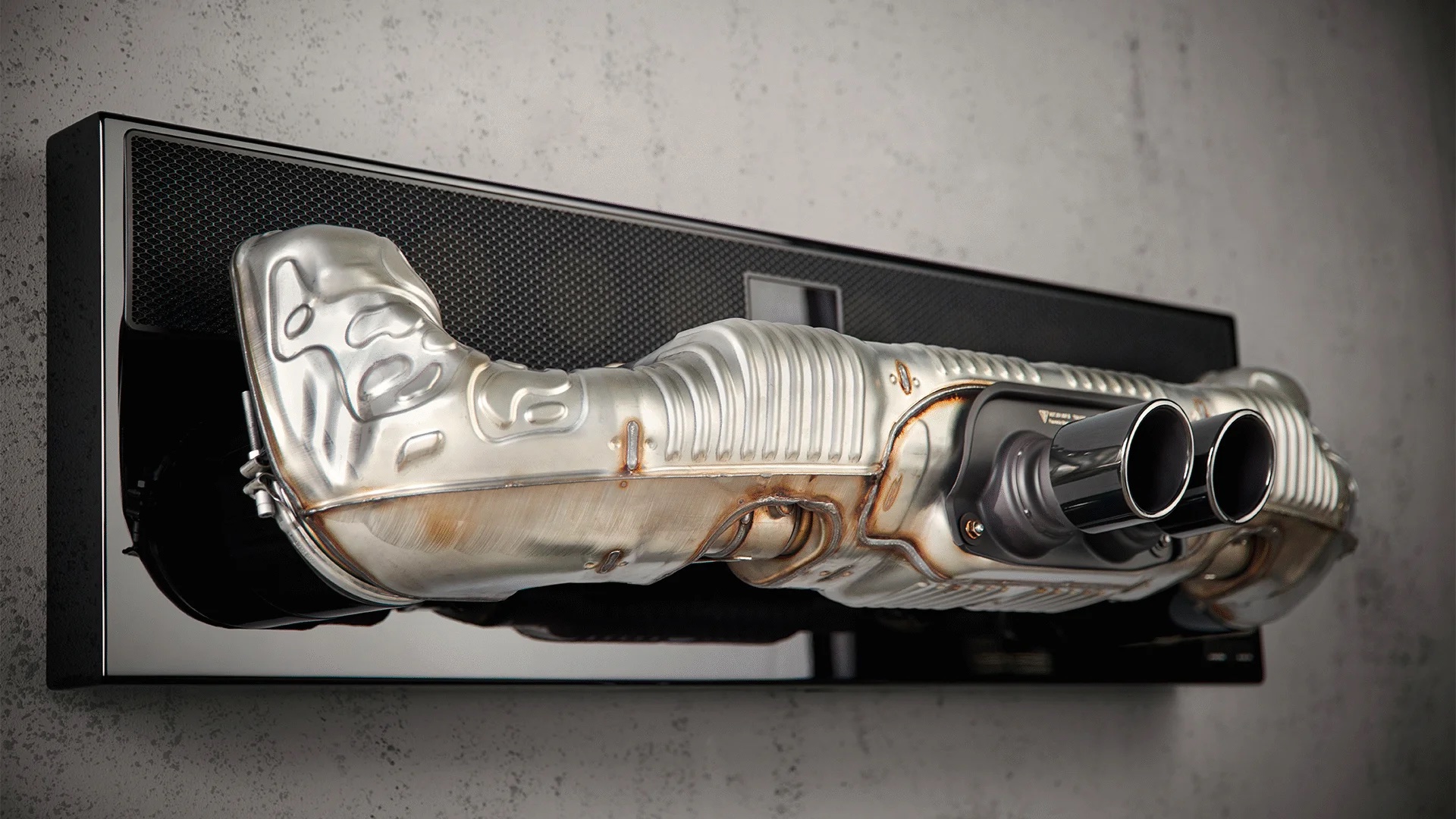 นายก็มีท่อไอเสียติดบ้านได้นะ Porsche เปิดตัว 911 Soundbar 2.0 Pro ซาวด์บาร์ที่ติดท่อไอเสียรถ!