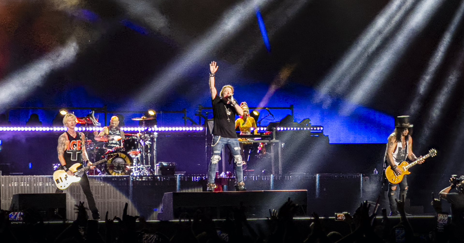 รีวิวคอนเสิร์ต Guns N’ Roses 2022 โชว์เยี่ยม จัดการแย่… แต่สแลชคือ ‘แซ่บมาก’