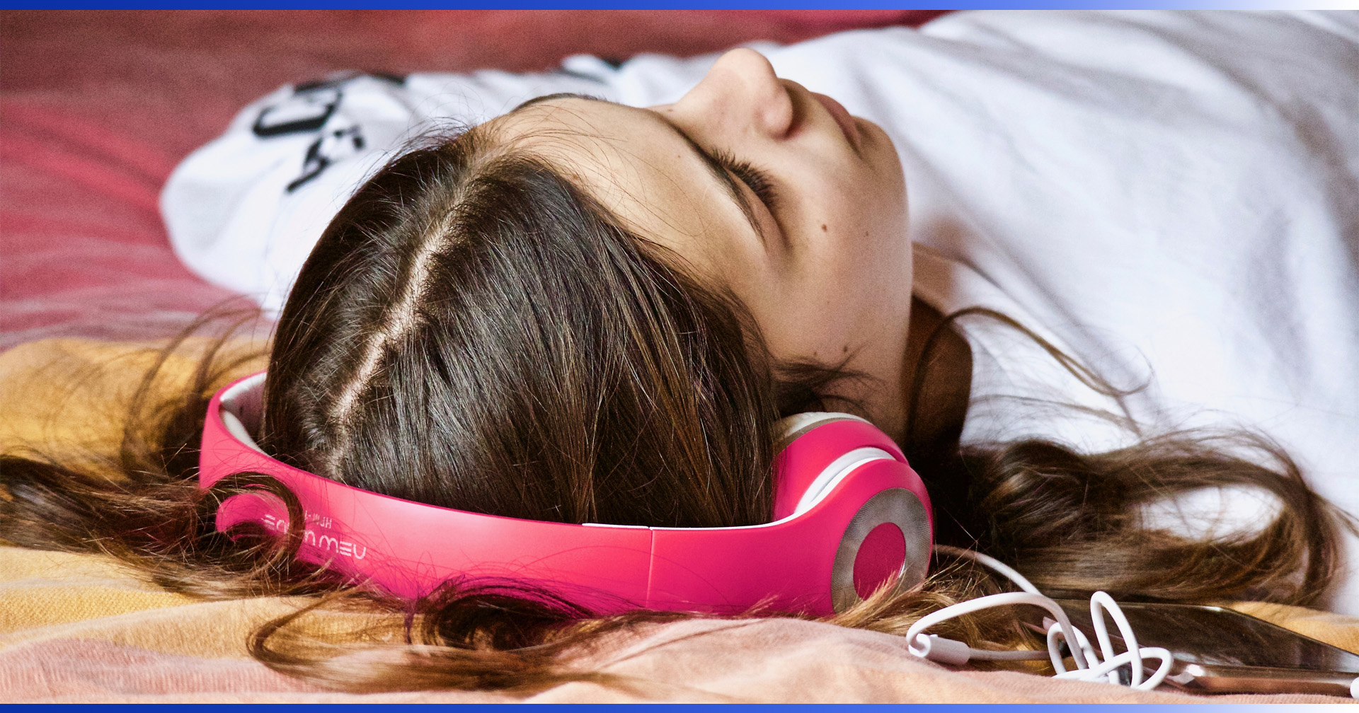 วัยรุ่นราว 1,000 ล้านคน เสี่ยงต่อการสูญเสียการได้ยินจากการฟังหูฟังหรือเข้าร่วมคอนเสิร์ต