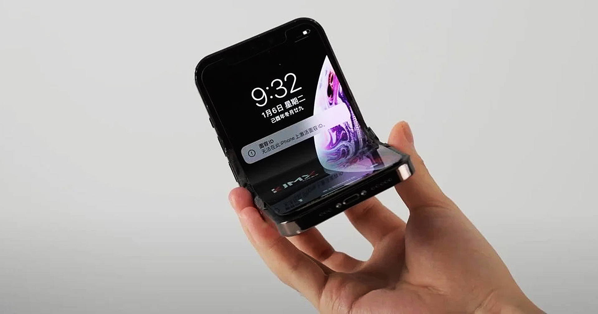 ไม่รอแล้ว! ยูทูบเบอร์จีนสร้าง iPhone พับจอได้จริงเครื่องแรกของโลกในชื่อ iPhone V