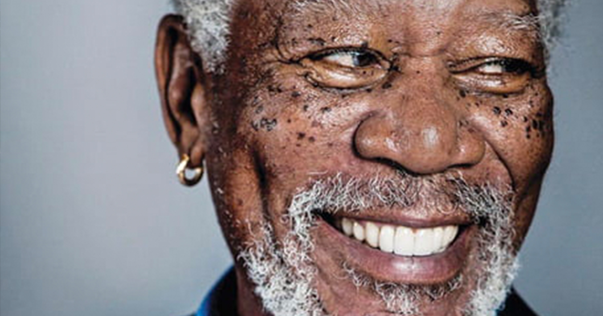 เบื้องหลังต่างหูสีทองของ Morgan Freeman