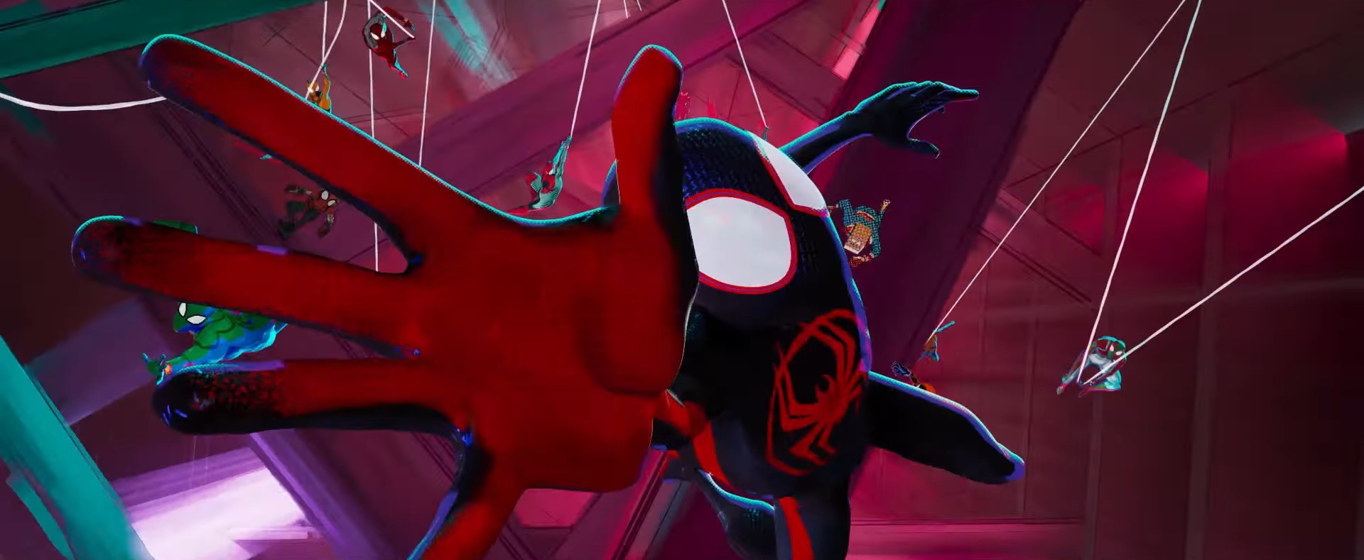 ตัวอย่างใหม่ Spider-Man: Across the Spider-Verse เผยโฉมเหล่าแมงมุมมากมาย