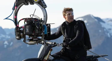 Tom Cruise ต้องซ้อมขี่มอไซค์-กระโดดร่มทุกวัน เพื่อฉากเสี่ยงตายในหนัง ‘Mission: Impossible – Dead Reckoning Part 1’
