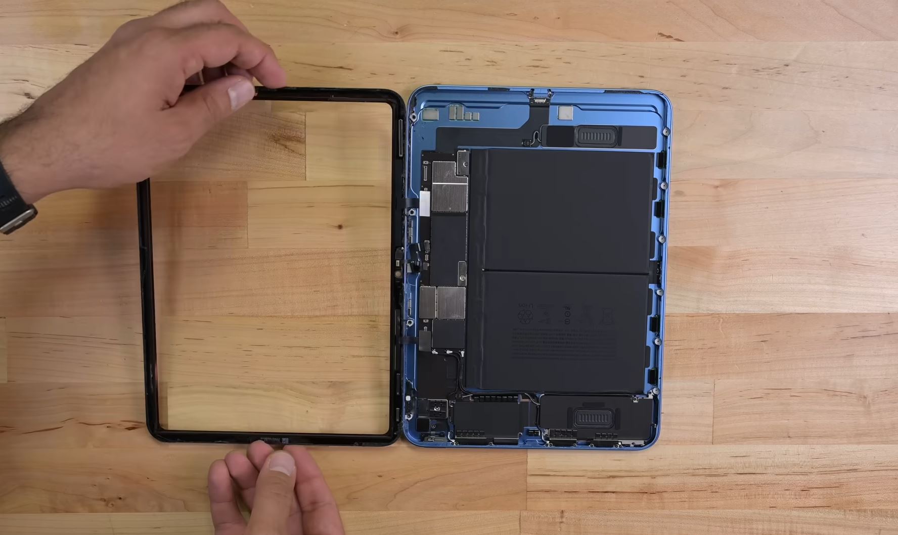 iFixit ปล่อยคลิปแงะ iPad 10 พร้อมเผยสาเหตุว่าทำไมรุ่นนี้ถึงไม่รองรับ Apple Pencil รุ่น 2!