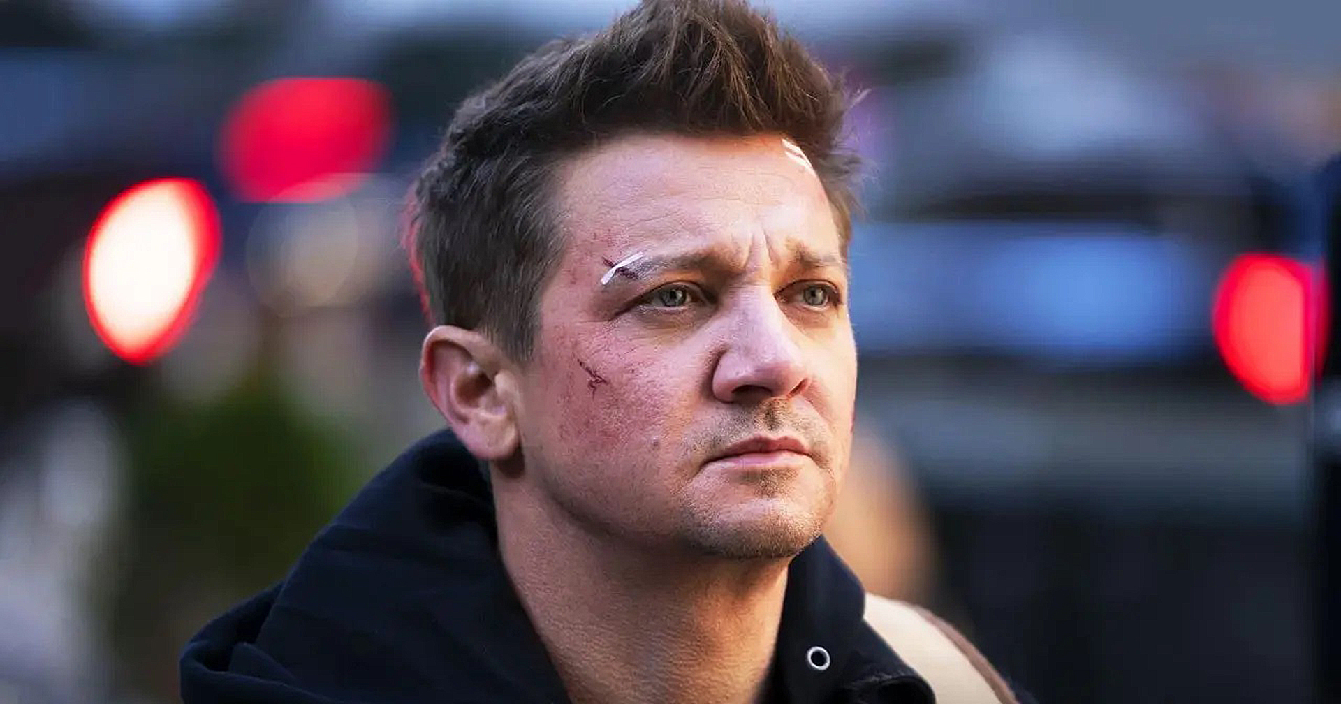 Jeremy Renner ประสบอุบัติเหตุขณะไถหิมะ  อาการอยู่ในขั้นวิกฤติแต่ยังทรงตัว