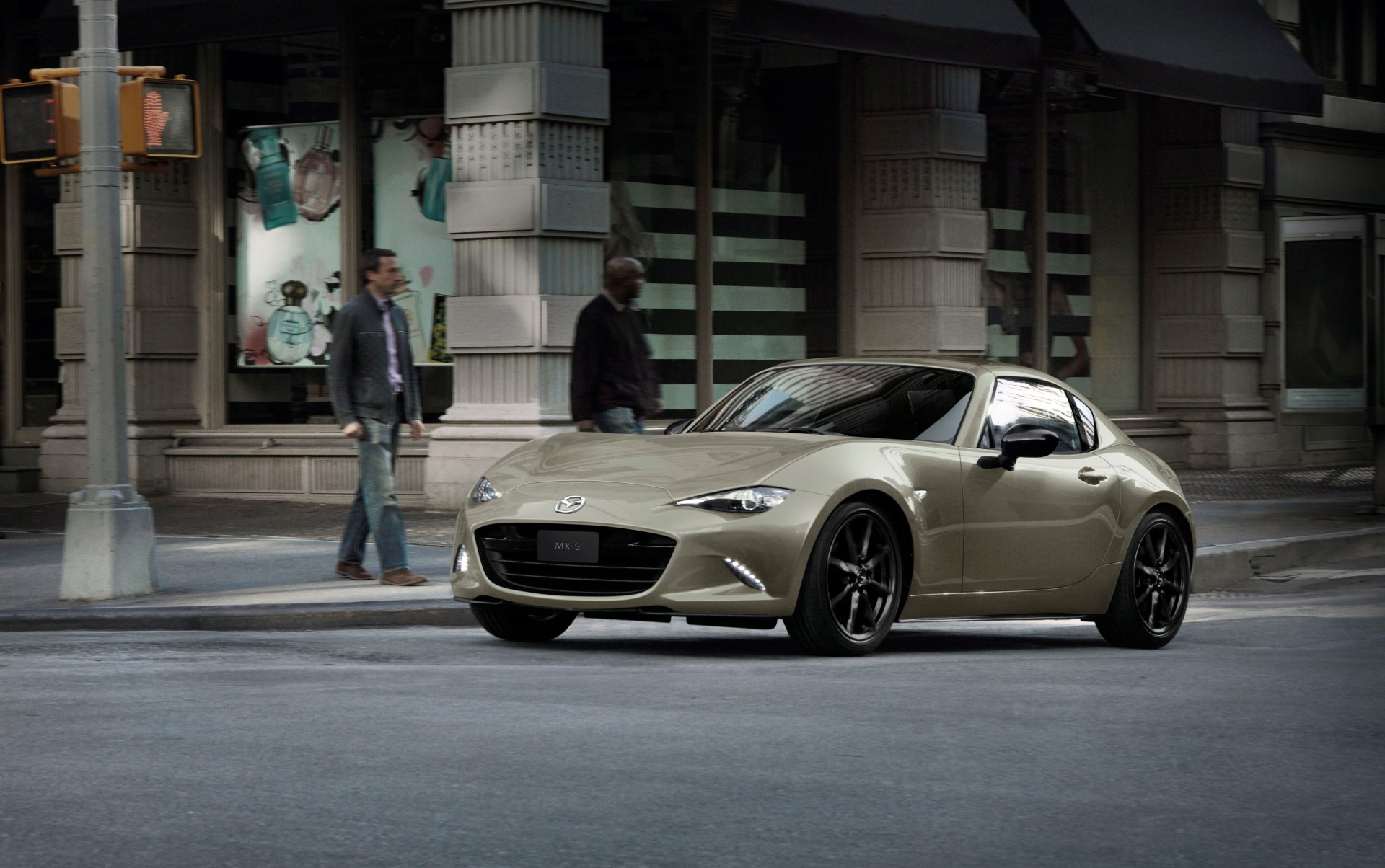 New Mazda MX-5 โรสเตอร์เปิดประทุนกลับมาอีกครั้ง เพิ่มสีน้ำตาล เซอร์คอน แซนด์