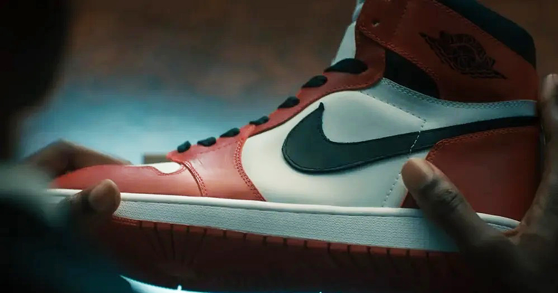 ตัวอย่างแรก ‘Air’ : หนังเล่าเรื่อง Nike ดึง Michael Jordan มาเซ็นสัญญา ที่สาวกสนีกเกอร์เฝ้ารอ