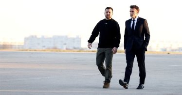 French President Emmanuel Macron and Ukrainian President Volodymyr Zelenskiy