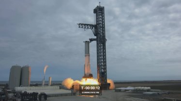 SpaceX ได้ทดสอบ Static fire จรวด Super Heavy บูสเตอร์ของ Starship ด้วยเครื่องยนต์ 33 ตัว