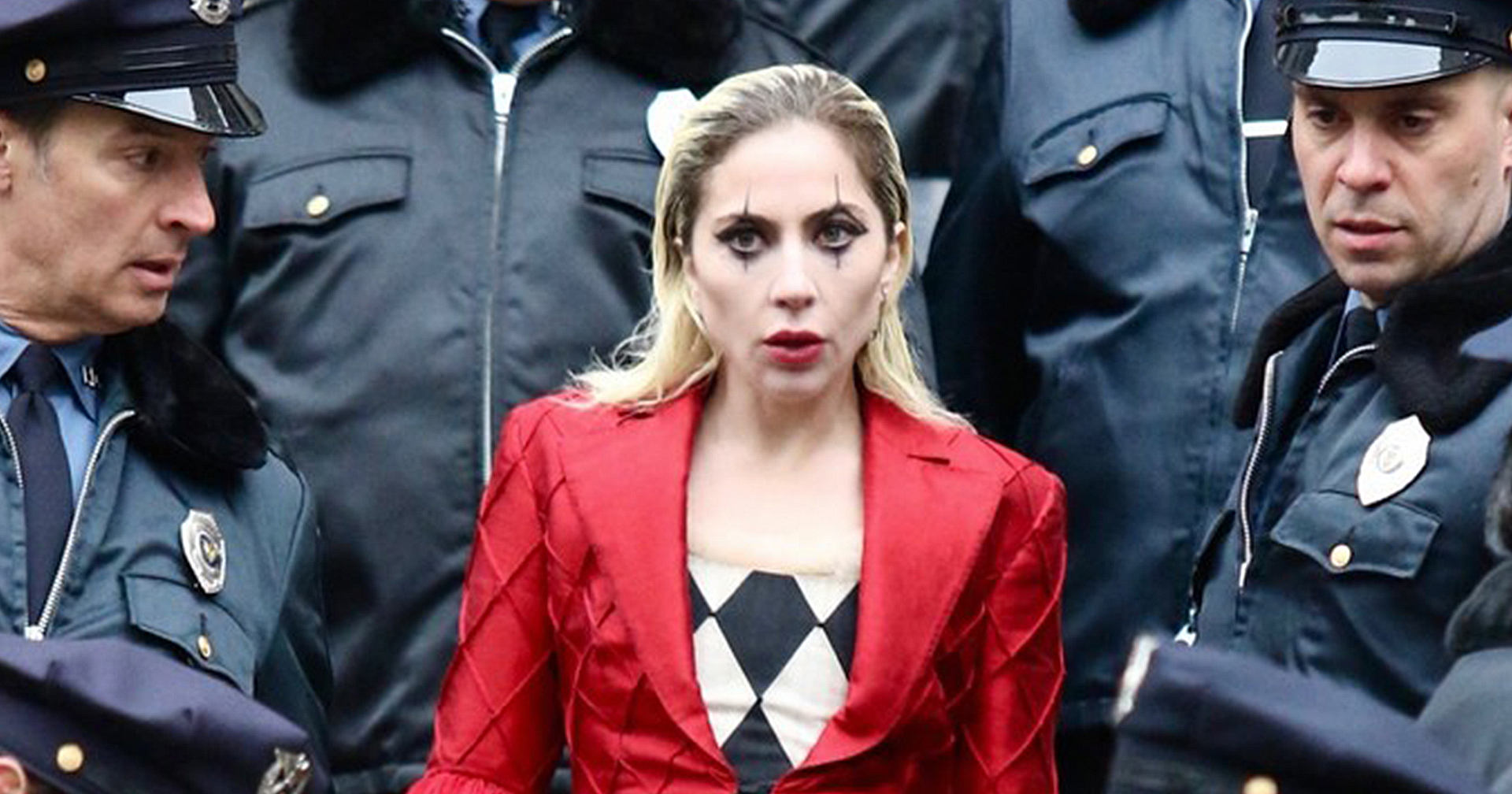 เผยภาพแรกของ Lady Gaga ในชุด Harley Quinn เต็มตัวครั้งแรก