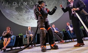 NASA เปิดตัวชุดอวกาศแบบใหม่ ที่จะใช้ในภารกิจสำรวจดวงจันทร์ของ Artemis 3 