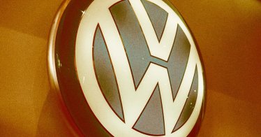 Volkswagen ปฏิเสธการติดตาม GPS รถถูกขโมย (ที่มีเด็กในรถ) จนกว่าเจ้าของรถจะต่ออายุสมาชิกใหม่