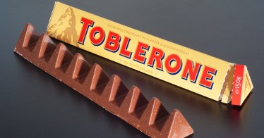 “Toblerone” ถูกสั่งลบรูป “ยอดเขาแมตเทอร์ฮอร์น” ออกจากบรรจุภัณฑ์ หลังย้ายฐานการผลิตไปนอกสวิตฯ