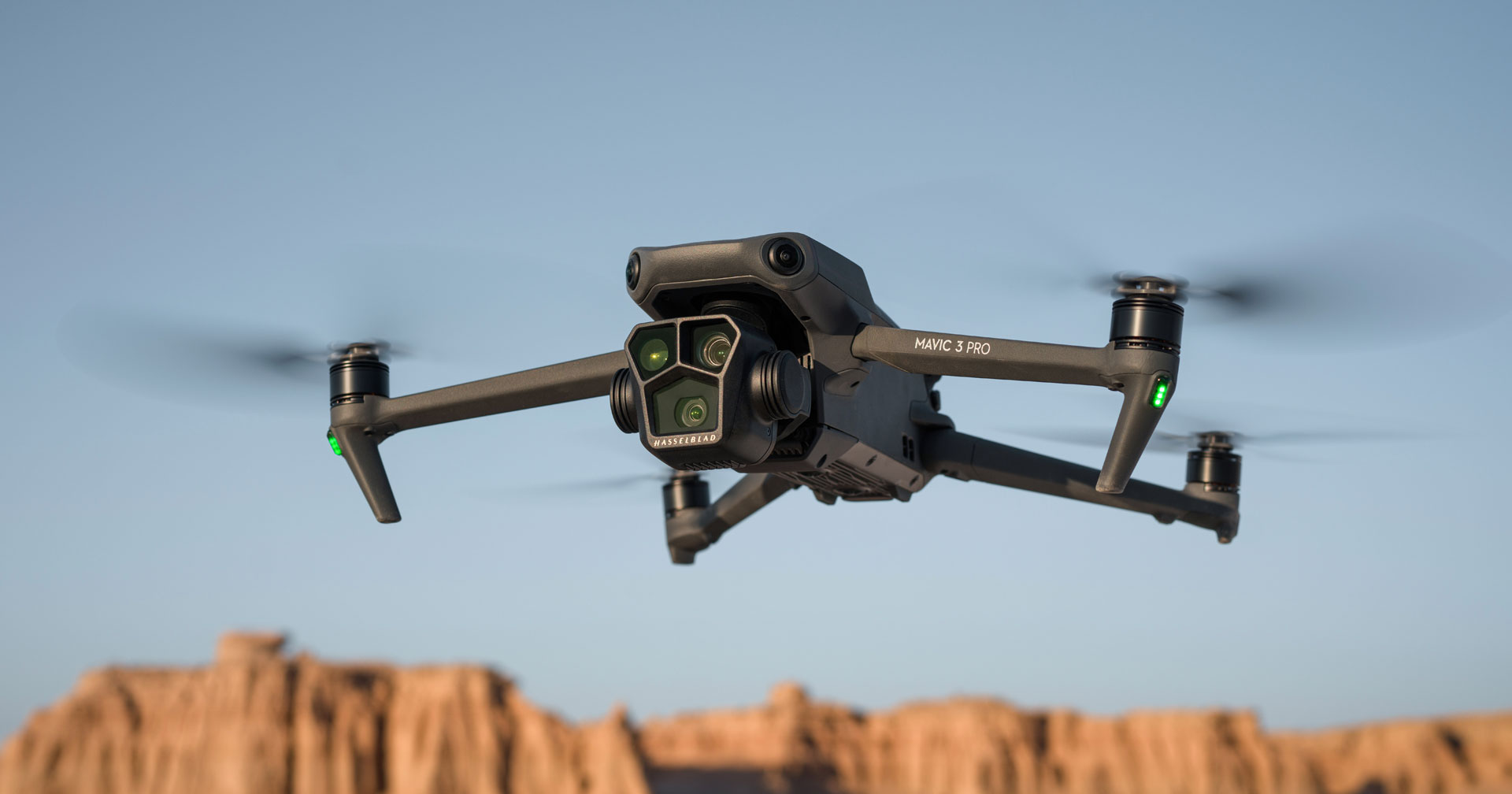 เปิดตัว DJI Mavic 3 Pro โดรนระดับเรือธงที่มาพร้อมกล้อง 3 ตัว รุ่นแรกของโลก!