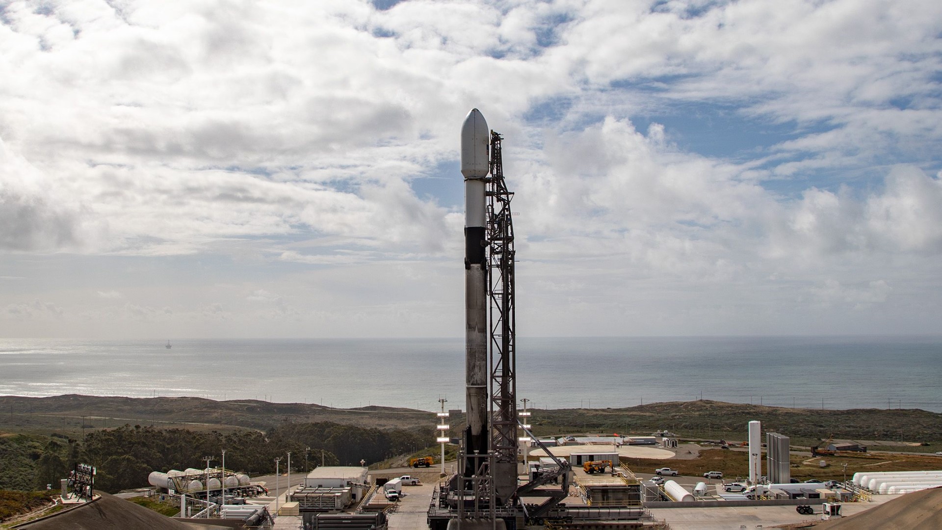 SpaceX กำลังจะปล่อยภารกิจ SDA Tranche 0 ส่ง 10 ดาวเทียมให้กับหน่วยงานพัฒนาอวกาศสหรัฐฯ