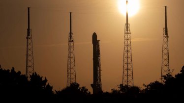 SpaceX กำลังจะปล่อยดาวเทียมสื่อสาร Intelsat 40e