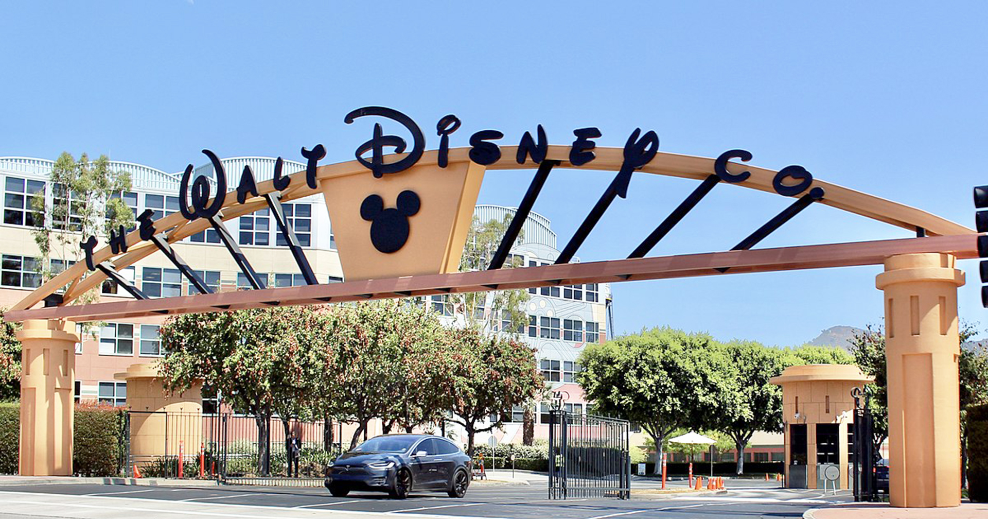 Disney จะลดการผลิตเนื้อหาใหม่ และถอดเนื้อหาบางส่วนออกจากแพลตฟอร์มสตรีมมิง