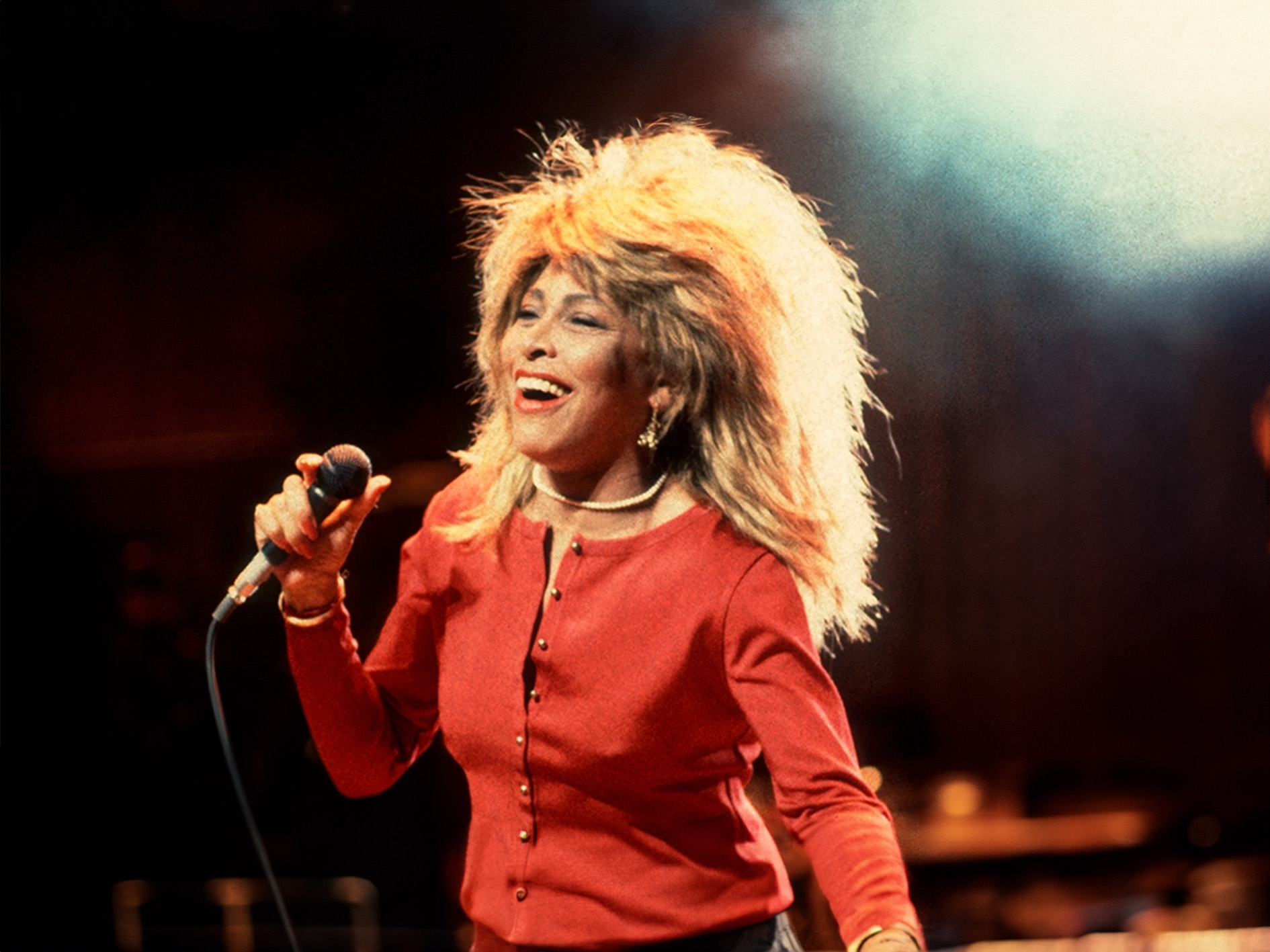 10 เพลงฮิตไร้กาลเวลาที่บ่งบอกความเป็น Tina Turner