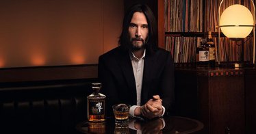 Keanu Reeves ร่วมแสดงในภาพยนตร์โฆษณา Suntory Whisky กำกับโดย Sofia Coppola