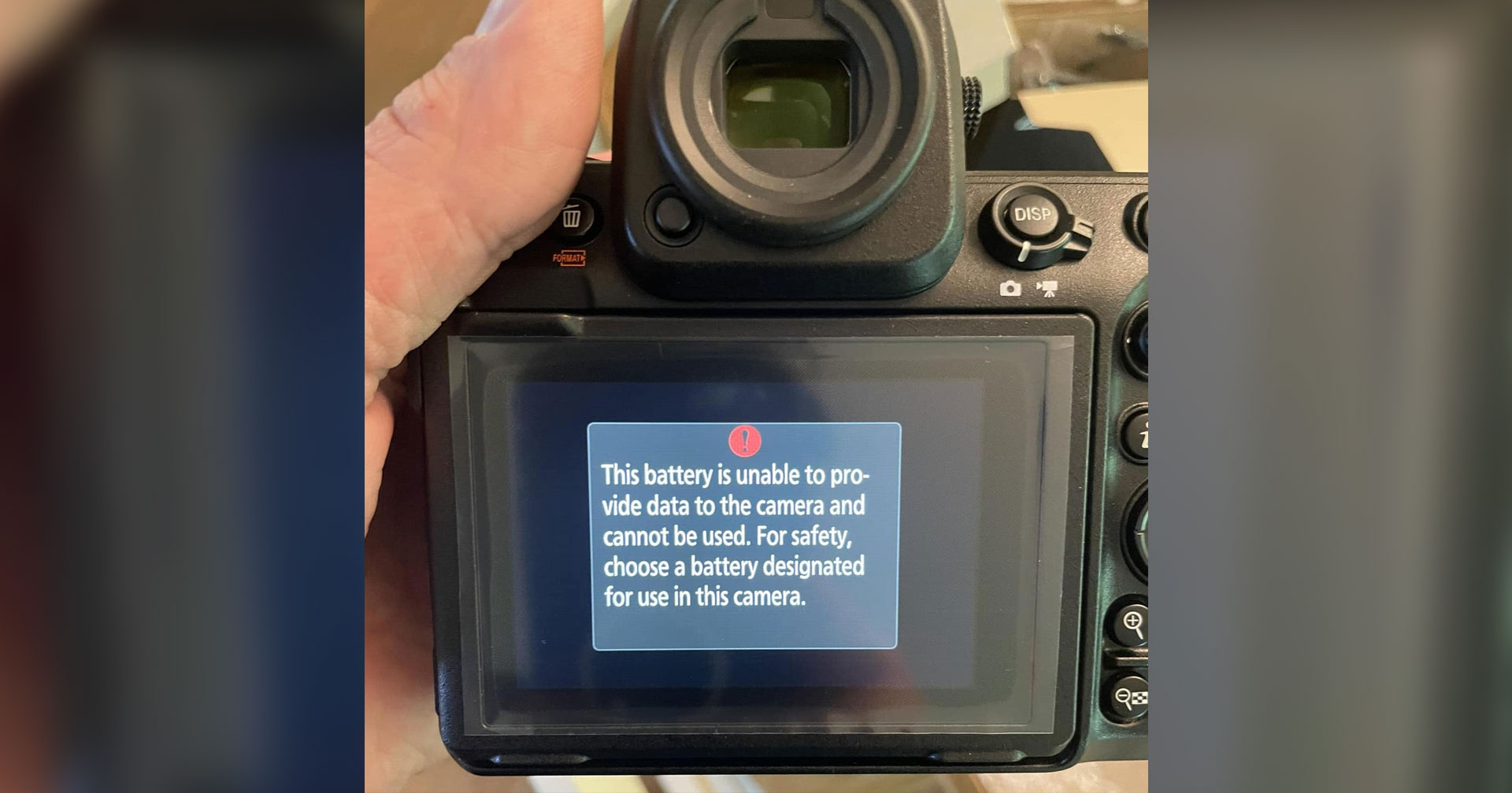 Nikon Z8 ไม่ถูกกับแบตเทียบ หลังพบผู้ใช้รายงานไม่สามารถใช้แบตเตอรี่ OEM ได้