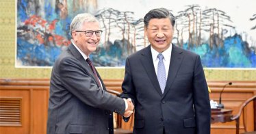 Xi Jinping meets Bill Gates in China