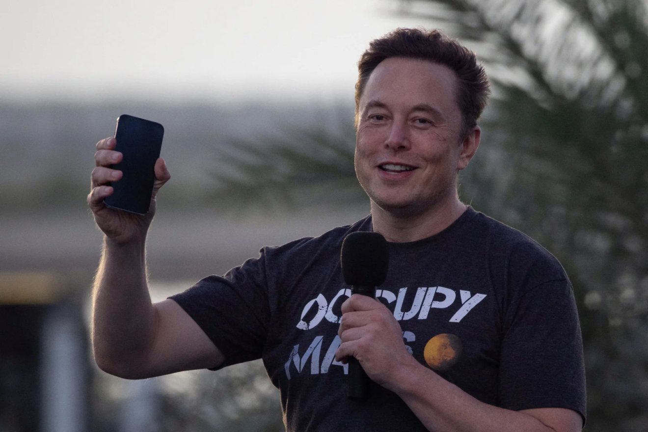 อีลอน มัสก์ เรียกร้องเงินเดือน 1 ล้านล้านเหรียญสหรัฐฯ จากผู้ถือหุ้น Tesla เพื่อรักษาอำนาจในการโหวต