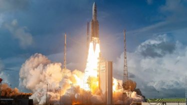 Arianespace กำลังจะปล่อยดาวเทียม Syracuse 4B และ Heinrich Hertz