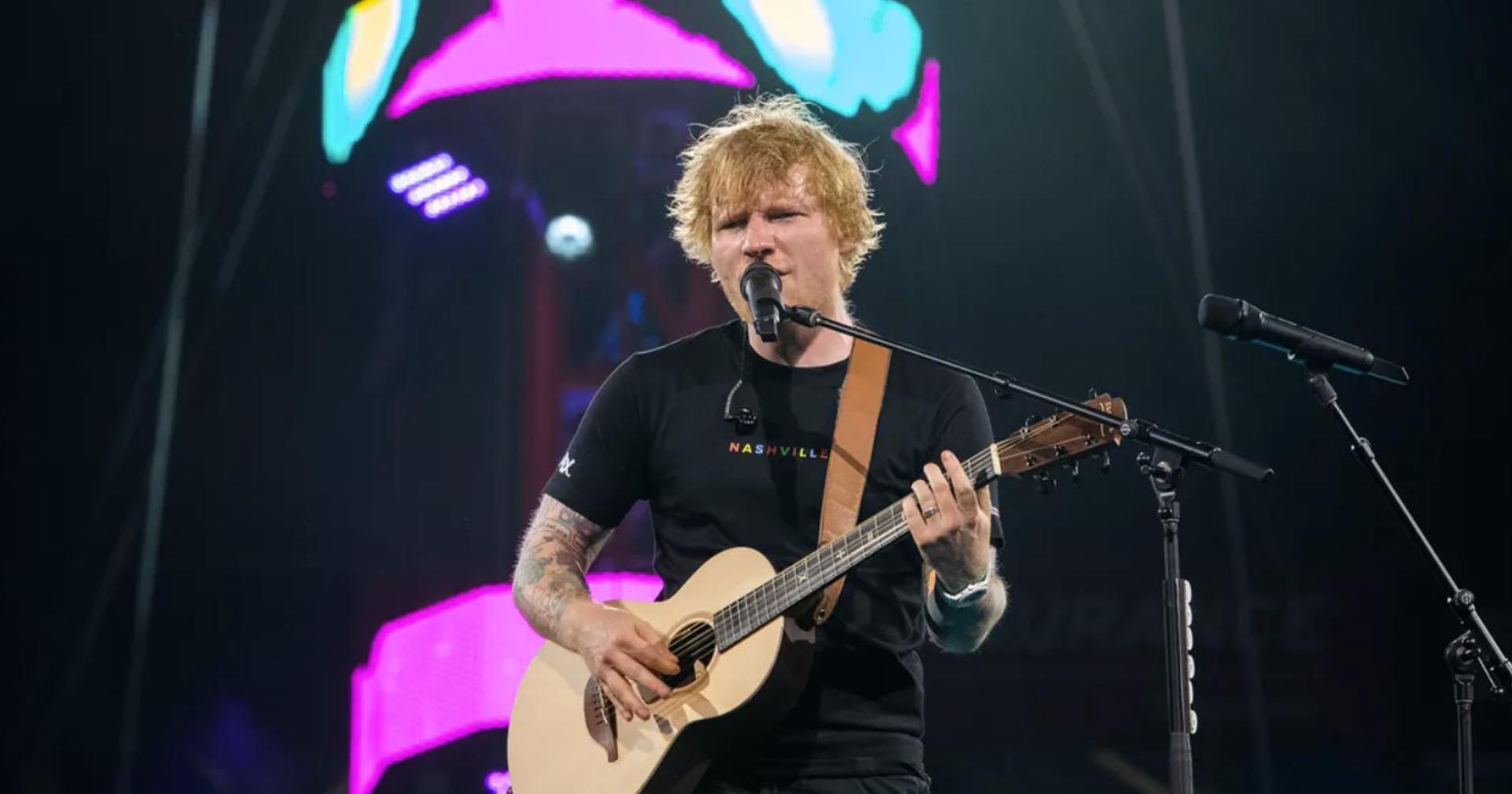 Ed Sheeran โผล่เซอร์ไพรซ์คู่แต่งงานและลูกค้าที่บาร์ในแนชวิลล์