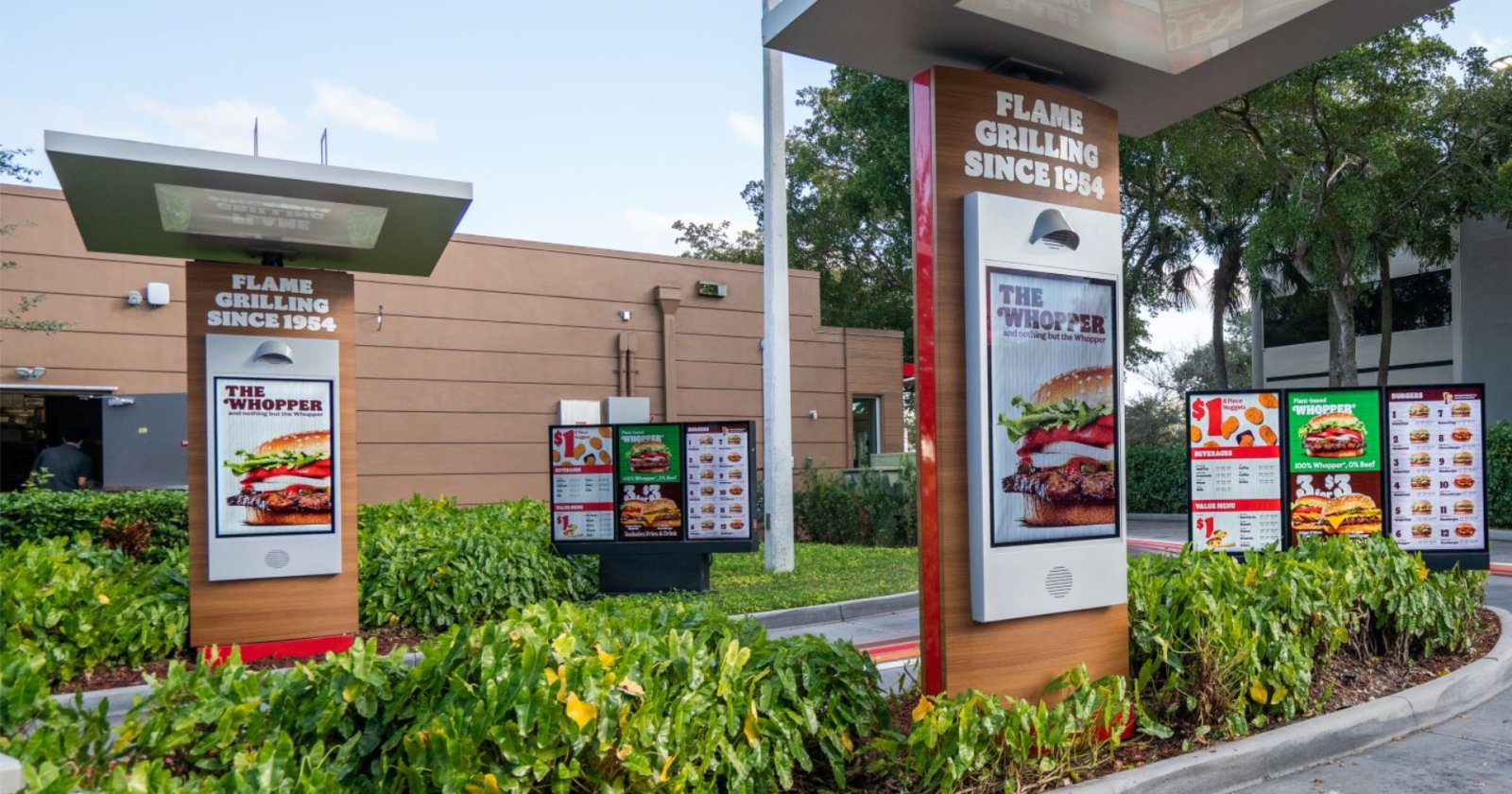 ภาพเพื่อการโฆษณา? Burger King ถูกฟ้องหลังทำ Whopper เล็กกว่าภาพ