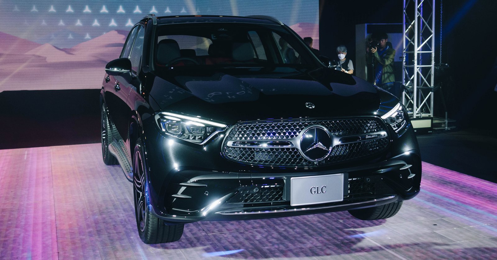 The new GLC ปลั๊กอินไฮบริดขับไฟฟ้าล้วน 120 กม. เปิดราคา 4.18 ล้านบาท