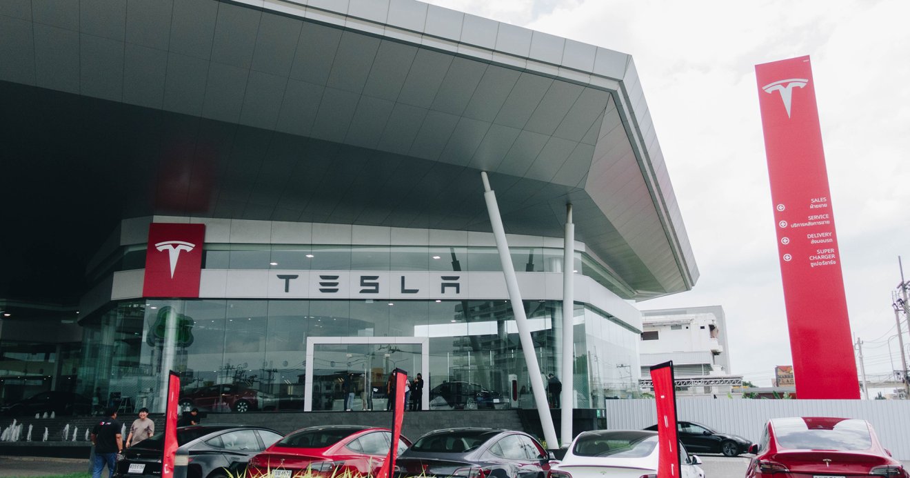 นักวิเคราะห์สหรัฐฯ ประเมินซูเปอร์คอมพิวเตอร์ Dojo ที่ Tesla ใช้ฝึก AI จะเป็นแหล่งรายได้หลักในปีอีก 20 ปี