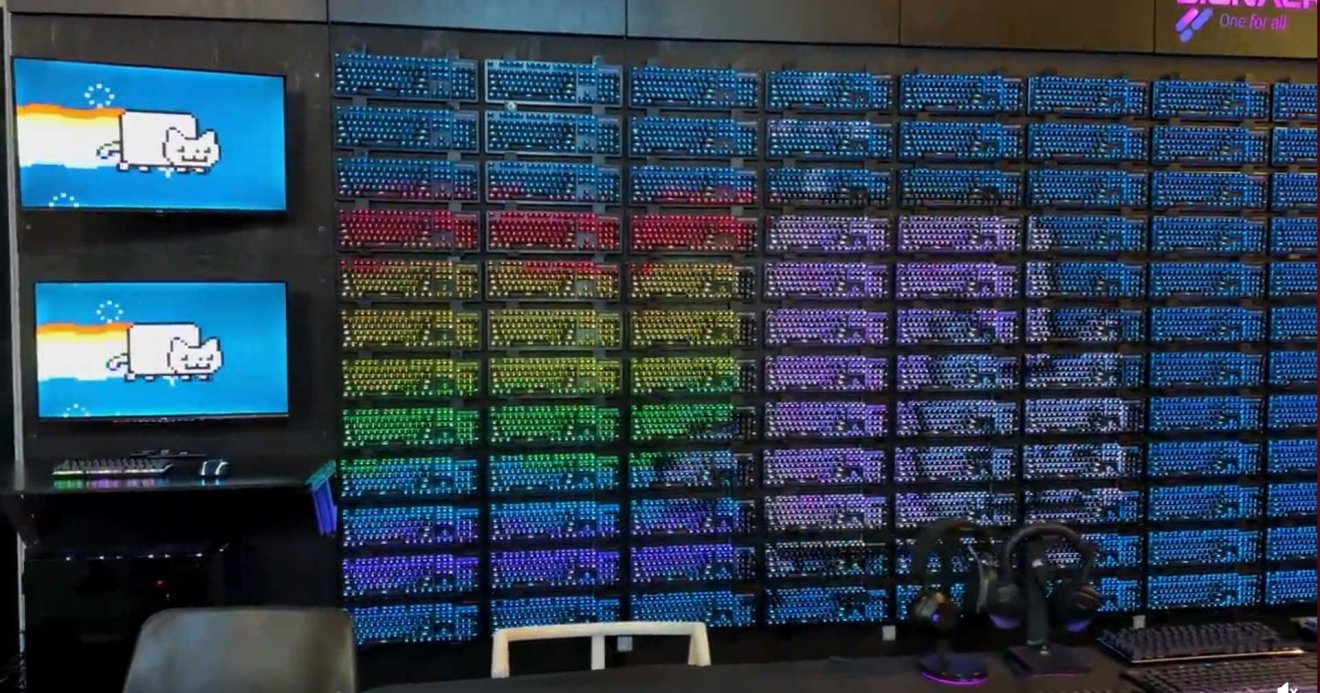ชาว Reddit สร้างจอภาพยักษ์ด้วยคีย์บอร์ด RGB เกือบ 100 ตัว