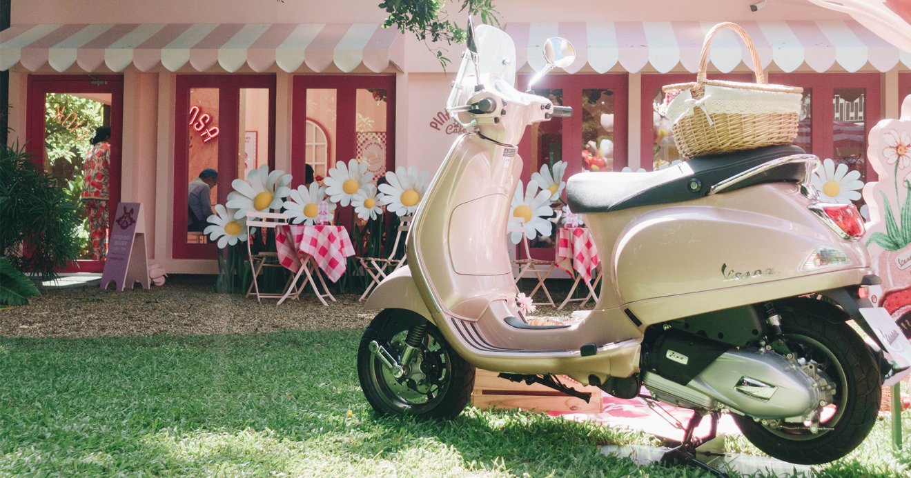 Vespa เนรมิต Pink Rosa Cafe ธีมสีชมพู จุดเช็กอินใหม่ใจกลางทองหล่อ
