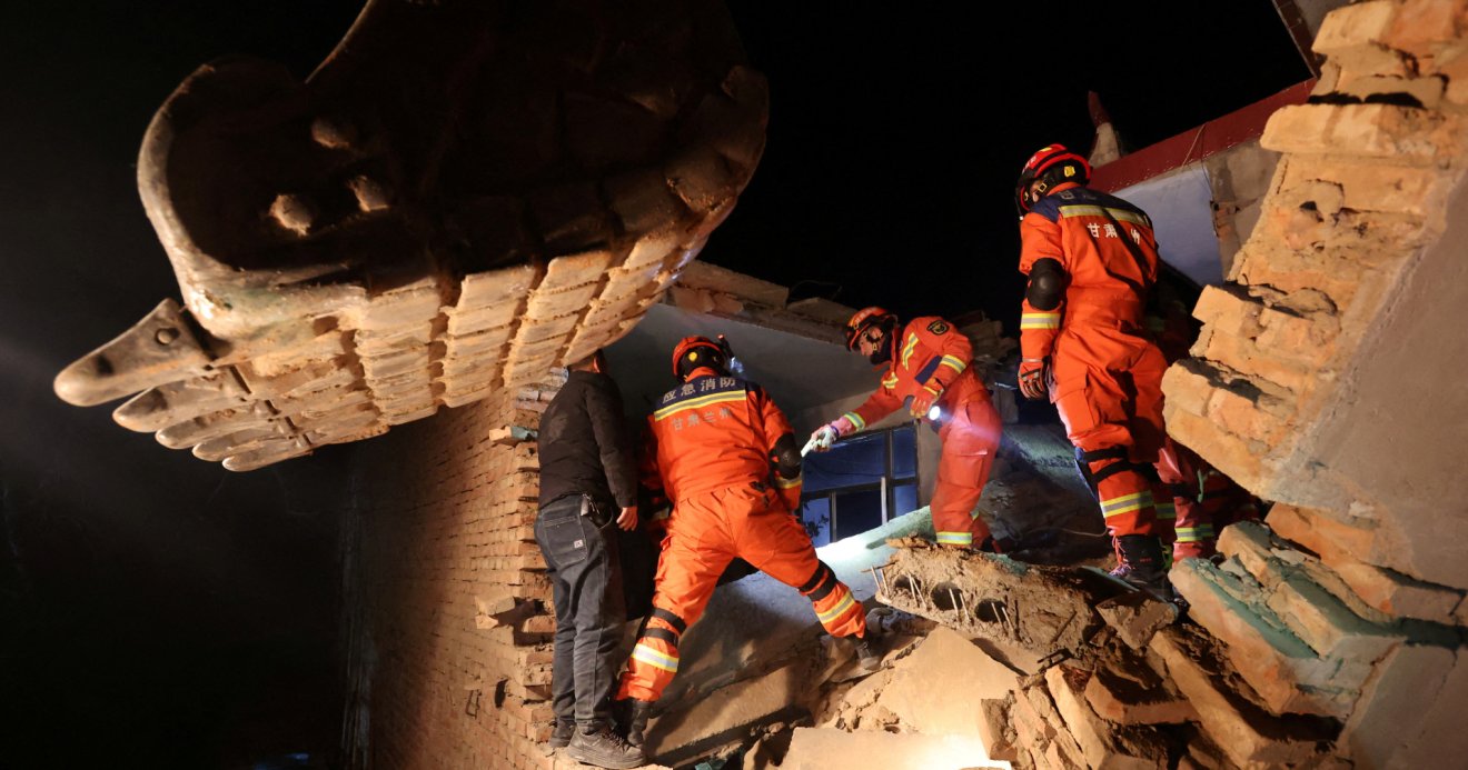 จีนจัดงบ 200 ล้านหยวน เร่งช่วยแผ่นดินไหวกานซู – ชิงไห่ ฟื้นฟูสาธารณูปโภคพื้นฐาน 