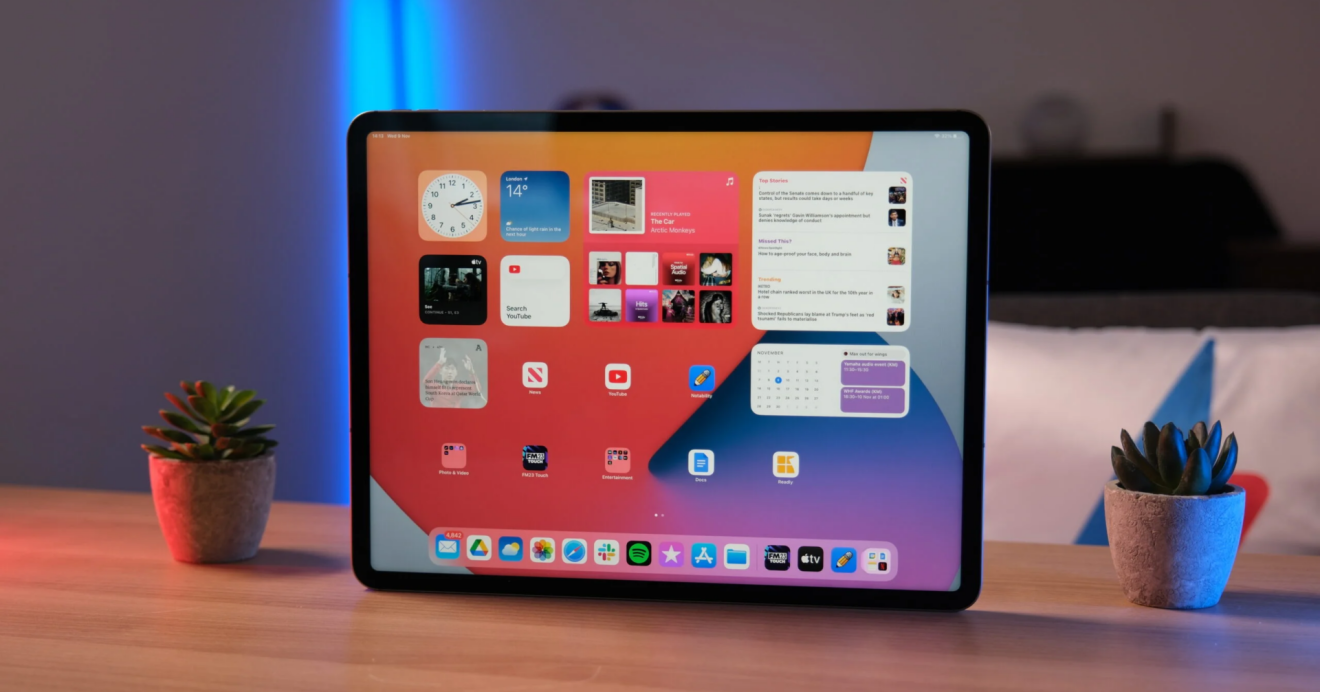 ลือ Apple จะเริ่มใช้จอ OLED ใน iPad และ MacBook ปี 2025