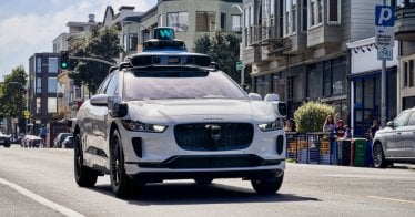 Waymo เริ่มให้บริการฟรีแท็กซี่ไร้คนขับในลอสแอนเจลิส