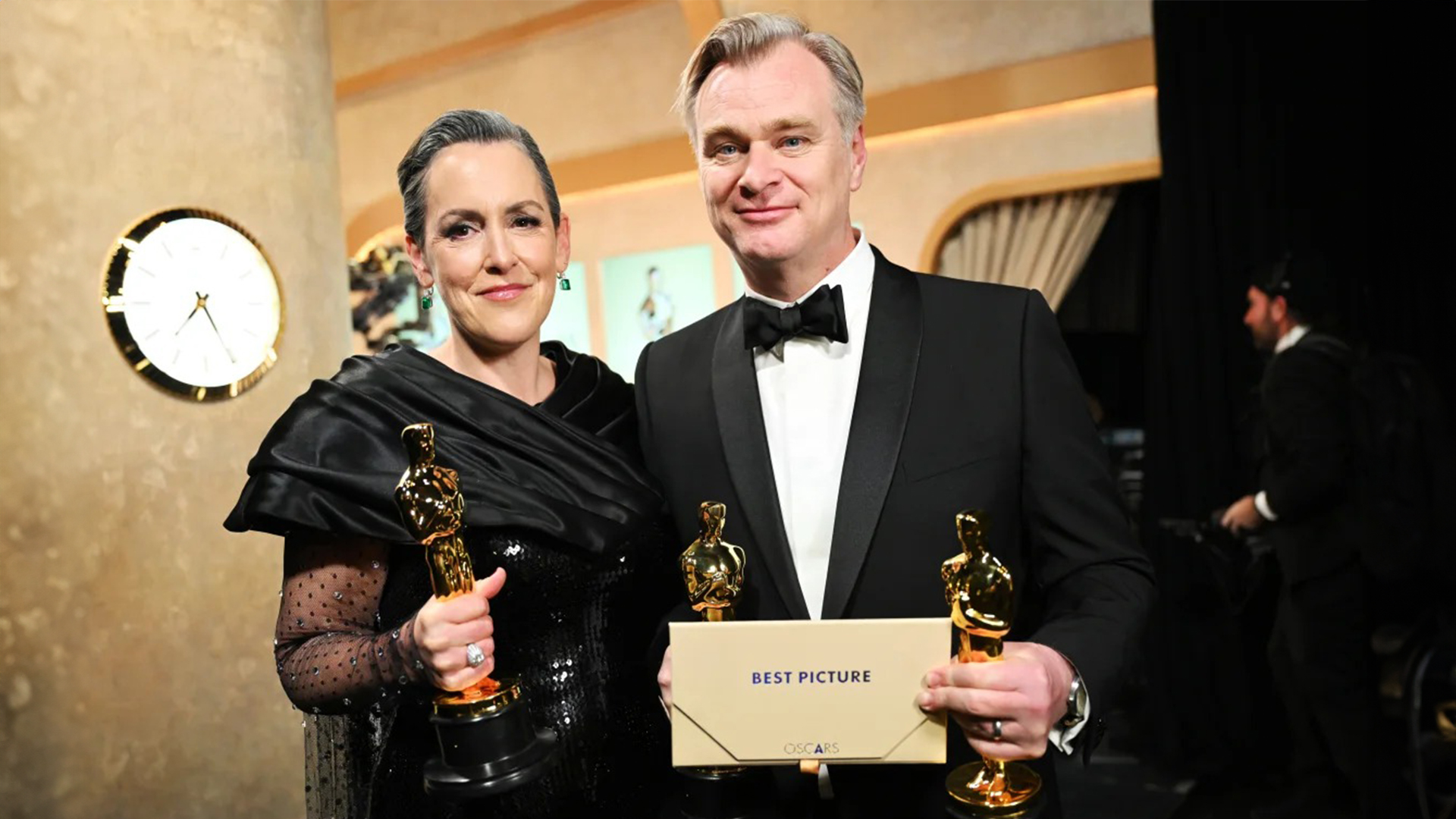 สมเด็จพระเจ้าชาร์ลส์ที่ 3 พระราชทานบรรดาศักดิ์ชั้นอัศวินแก่ Christopher Nolan-Emma Thomas ได้คำนำหน้า เซอร์-เดม