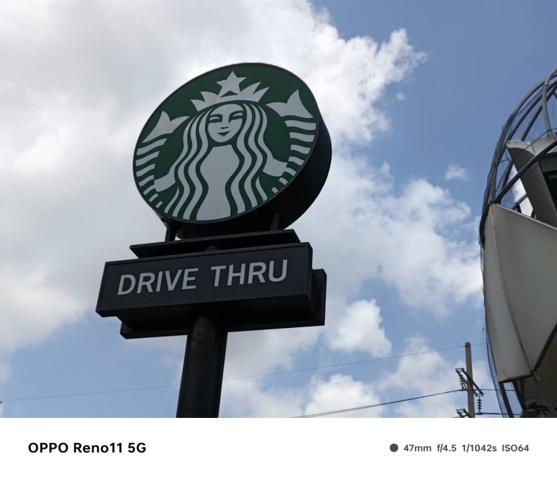 รีวิว OPPO Reno11 5G : อาจจะไม่ใช่เรือกลางที่ดีที่สุด แต่ใช้งานดี ถ่ายรูปได้แน่นอน