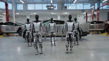 Tesla จะพร้อมขายหุ่นยนต์ฮิวแมนนอยด์ Optimus ภายในสิ้นปี 2025