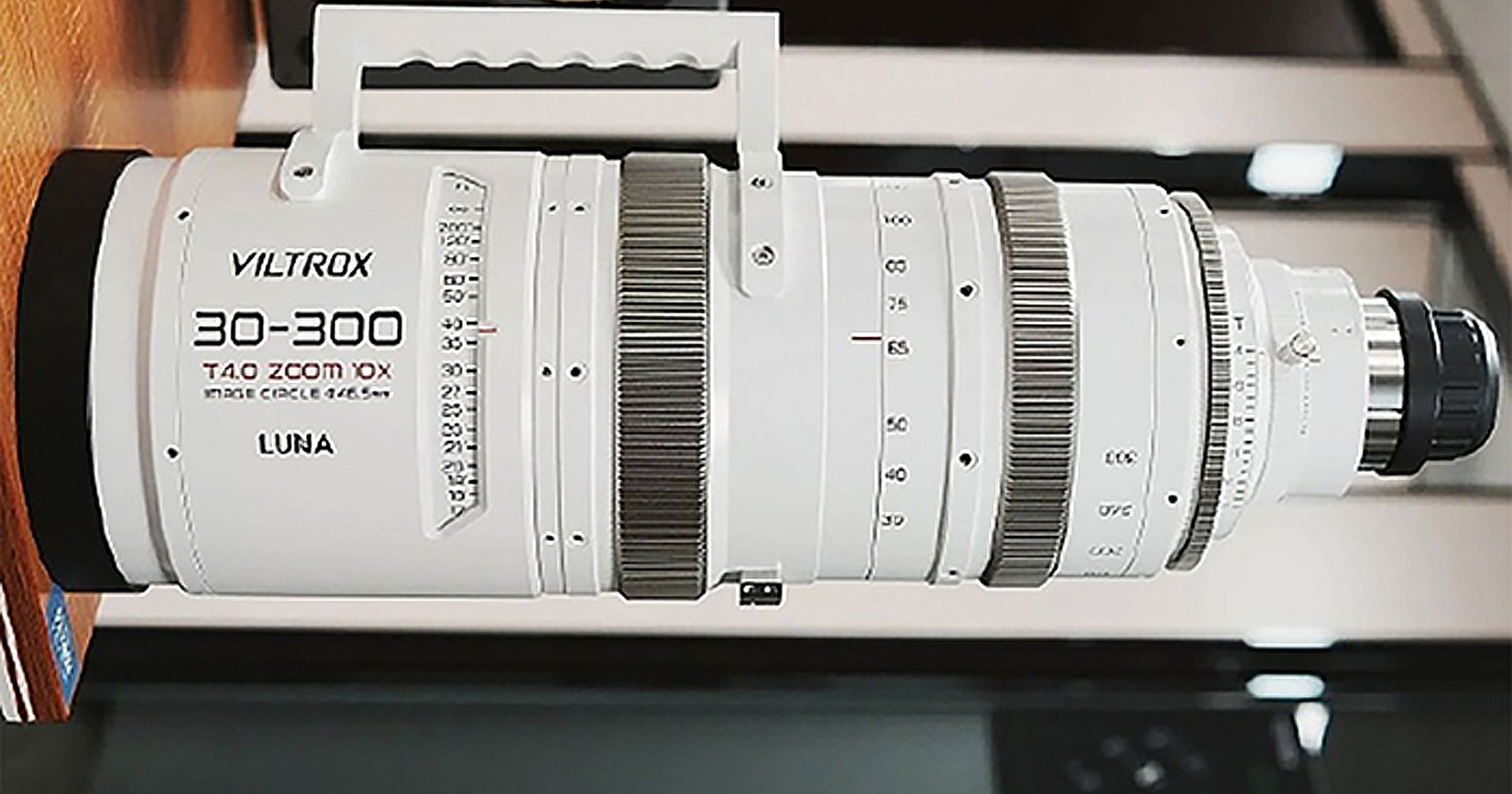 เผยภาพแรก Viltrox 30-300mm T4.0 เลนส์ Cine ซูม 10x สำหรับกล้องฟูลเฟรมสุดอลัง!