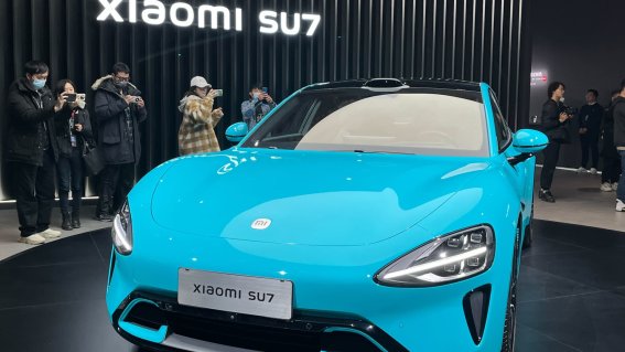 SU7 พาหุ้น Xiaomi พุ่งทะลุฟ้าดีไซน์เลิศ ยอมขาดทุนหวังตีตลาดรถ EV
