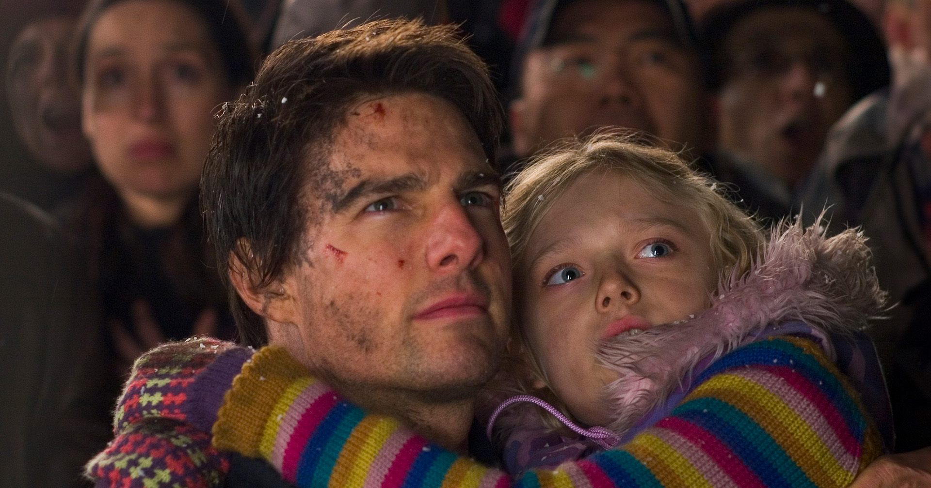 Tom Cruise เคยมอบของขวัญให้ Dakota Fanning ในกองถ่าย ‘War of the Worlds’ และยังส่งของขวัญวันเกิดให้ทุกปีจนถึงปัจจุบัน